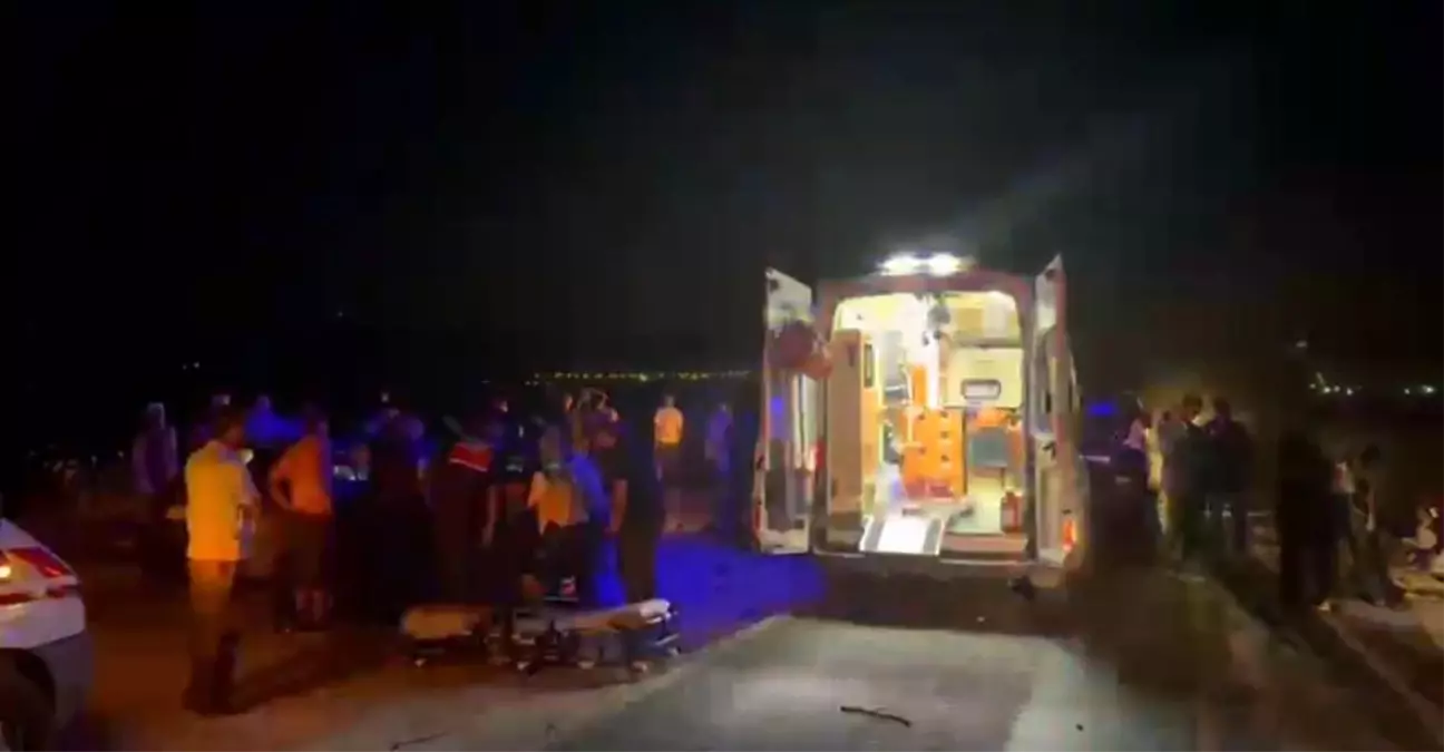 Balıkesir'de Trafik Kazası: 2 Ölü, 7 Yaralı
