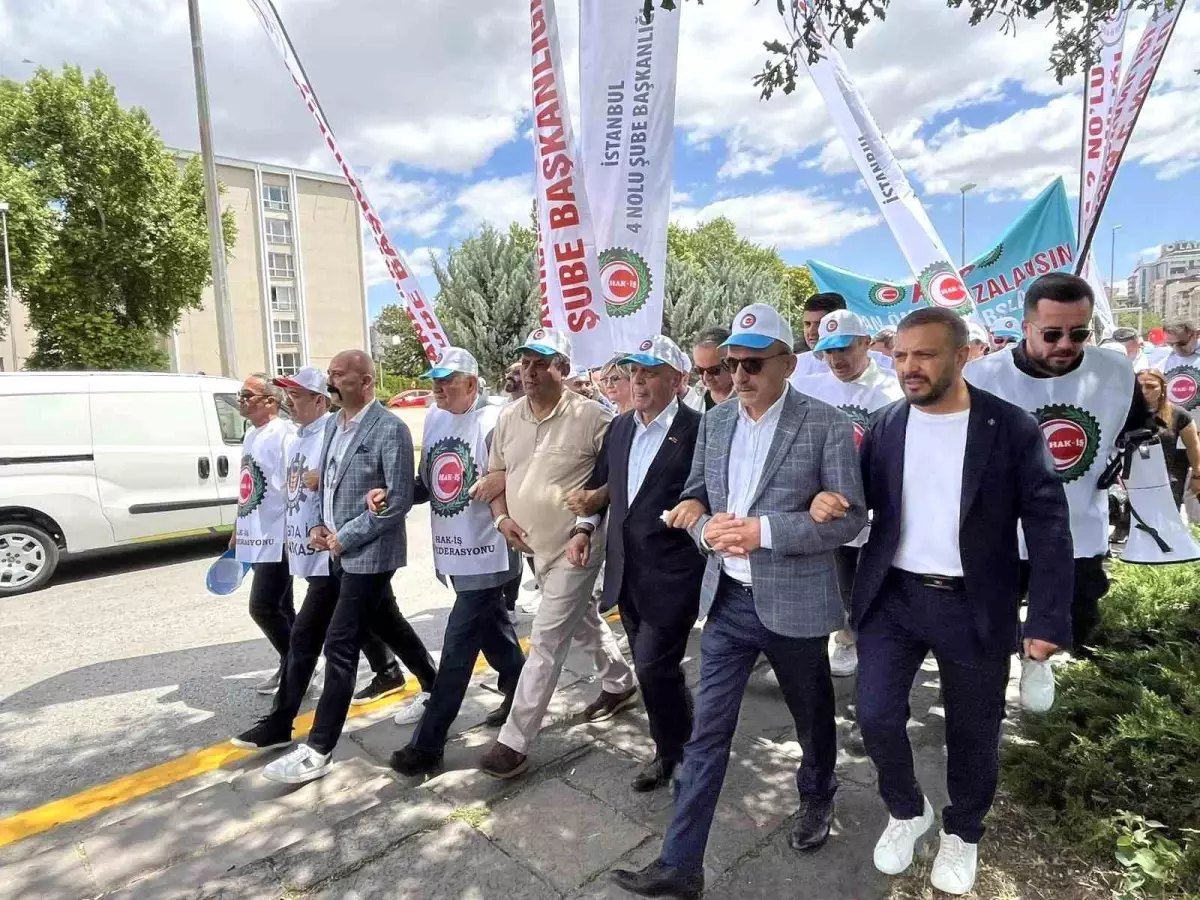 HAK-İŞ'ten Hazine ve Maliye Bakanlığı'na Yürüyüş