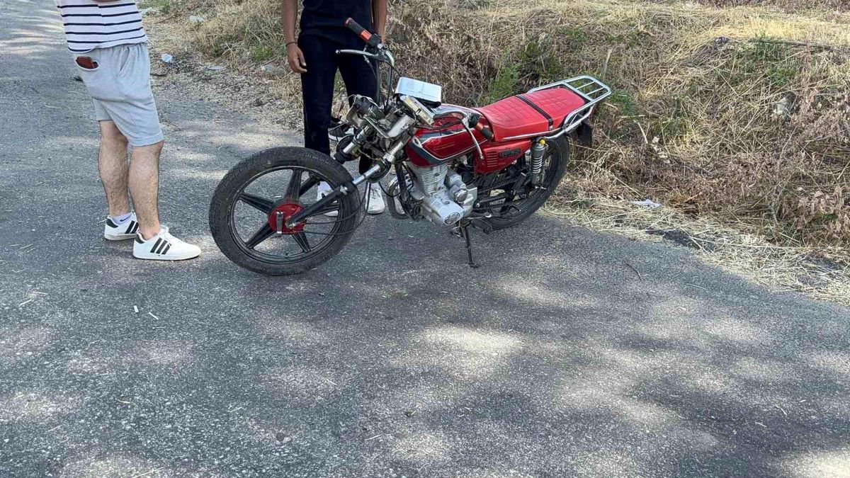 Edirne'de Motosiklet Kazası: Sürücü Yaralandı
