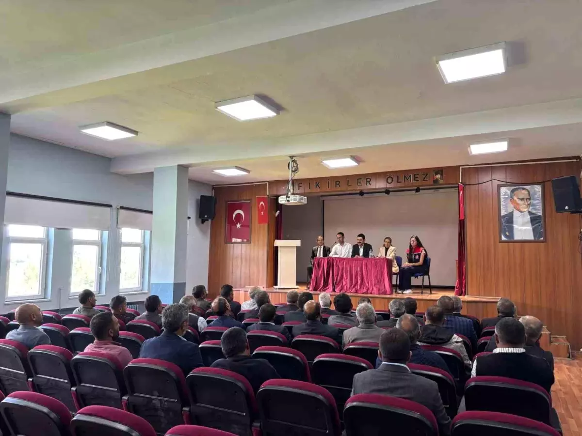 Kaymakam Tutal, Muhtarlarla Toplantı Düzenledi