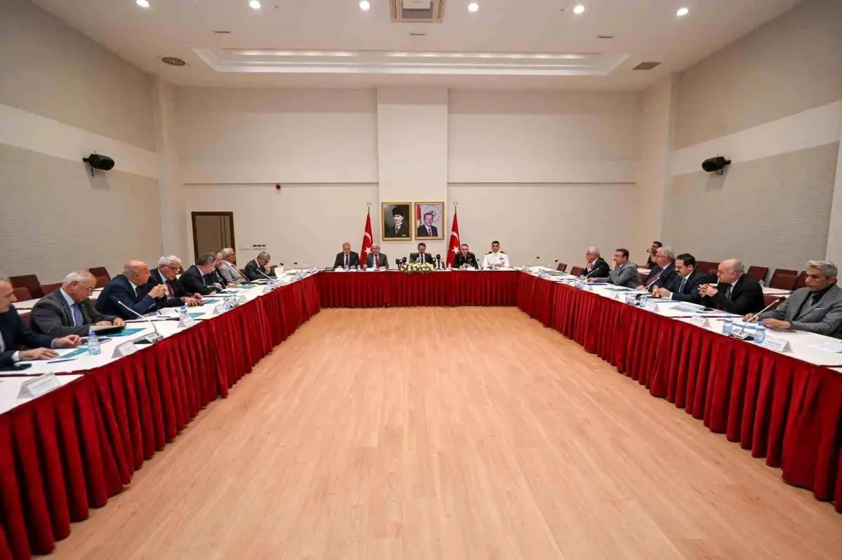 Kocaeli'de Düzensiz Göçmenler ve Güvenlik Faaliyetleri Değerlendirildi