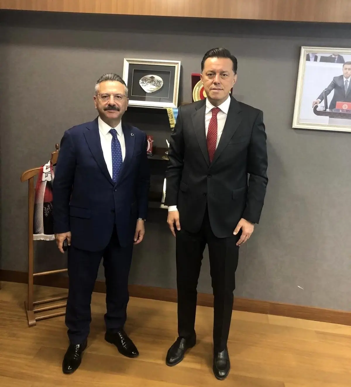 Vali Aksoy, TBMM'de Milletvekili Hatipoğlu ile Bir Araya Geldi