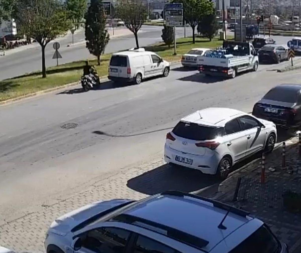 Afyonkarahisar'da Motosiklet Kazası: Sürücü Ciddi Yaralandı