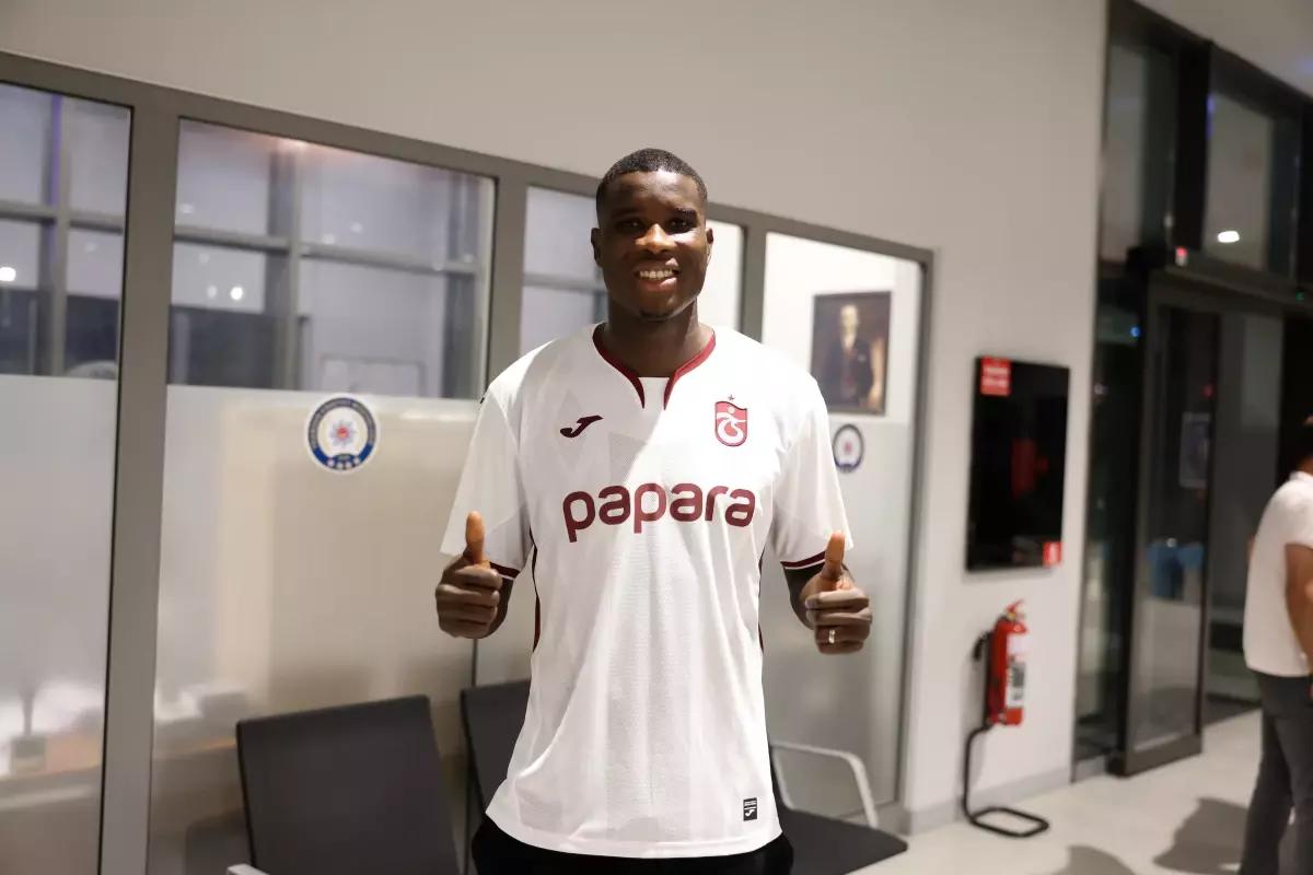 Trabzonspor'un Yeni Golcüsü Paul Onuachu Coşkuyla Karşılandı