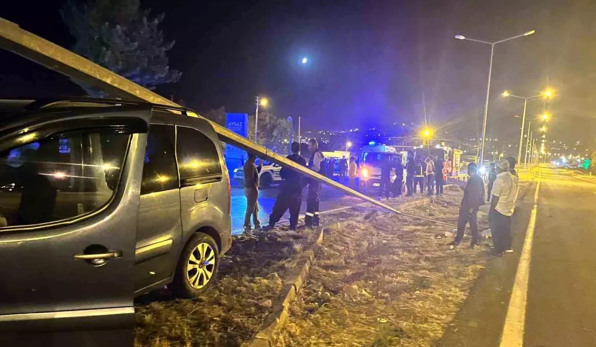 Van'da Trafik Kazası: 3 Yaralı