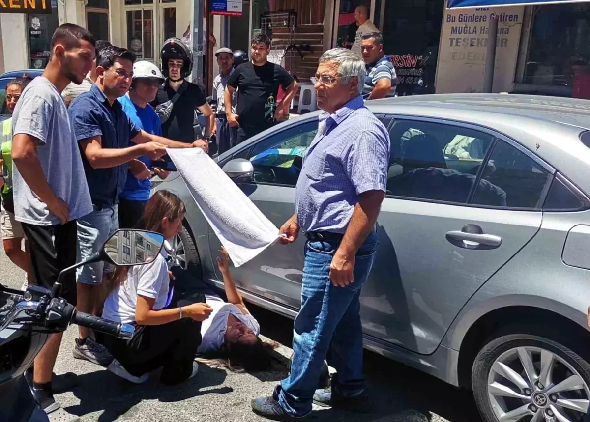 Muğla'da Motosiklet Kazası: Yaralı Kadın Sıcaktan Korundu