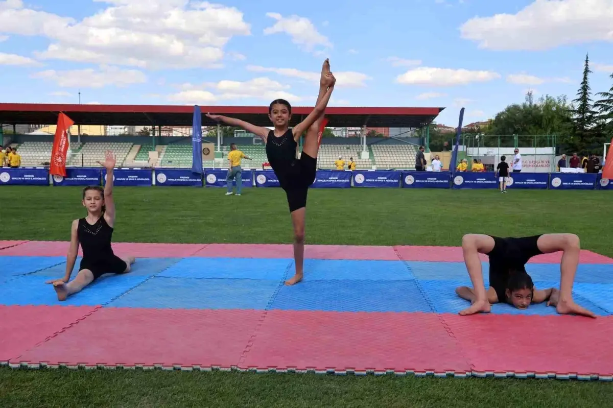 Kırşehir'de Yaz Spor Okulları Açıldı