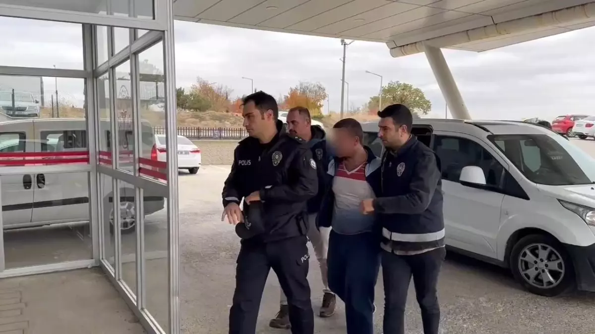 Tekirdağ'da Aile Cinayeti Davası: 17 Yaşındaki Sanık İlk Duruşmada İfade Verdi