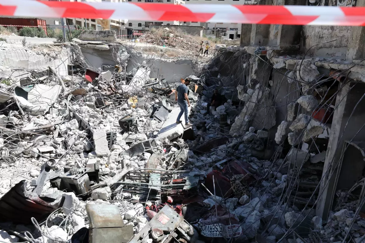 İsrail'in Nablus'taki Mülteciler Kampında Yıkım Faaliyetleri
