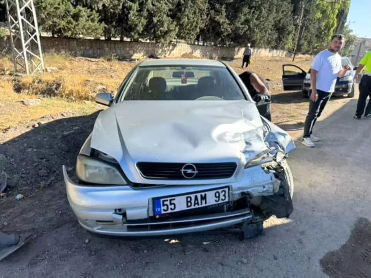 Hatay'da Trafik Kazası: 2 Yaralı