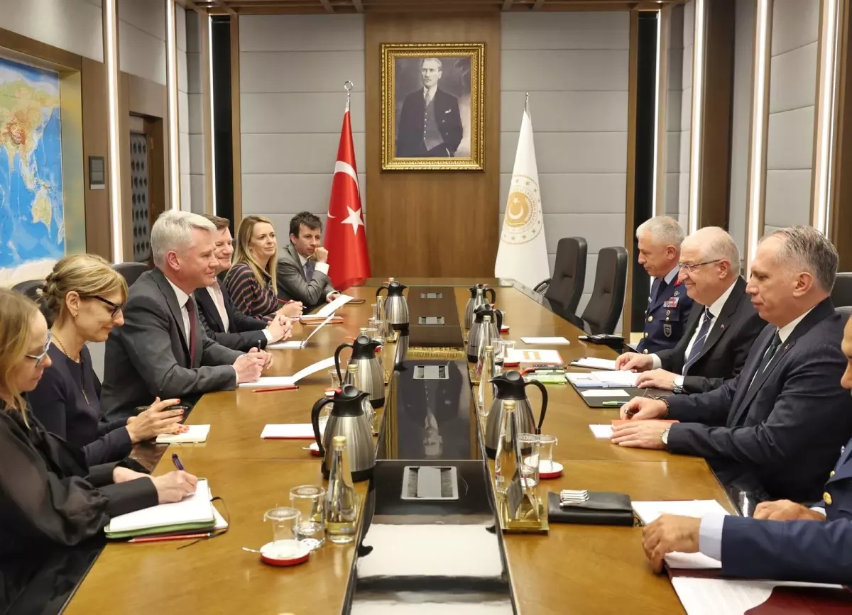 Bakan Güler, İngiltere Büyükelçisini ve BAE Systems Genel Müdürünü Kabul Etti