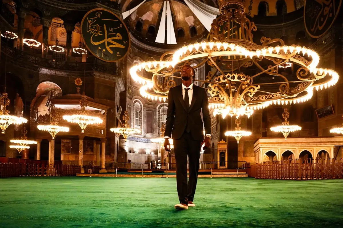 Beşiktaş'a transfer olan Tammy Abraham soluğu Ayasofya Camii'nde aldı