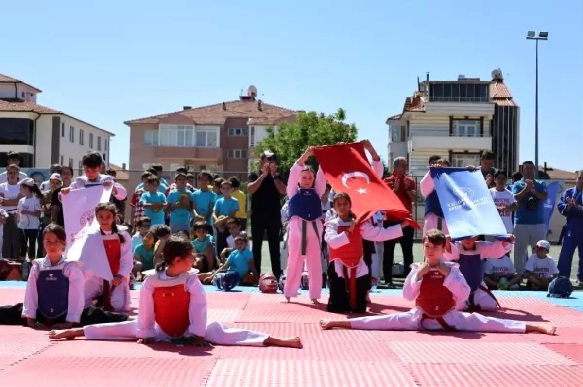 Bilecik'te Yaz Spor Okulları Açılış Töreni Coşkuyla Gerçekleşti