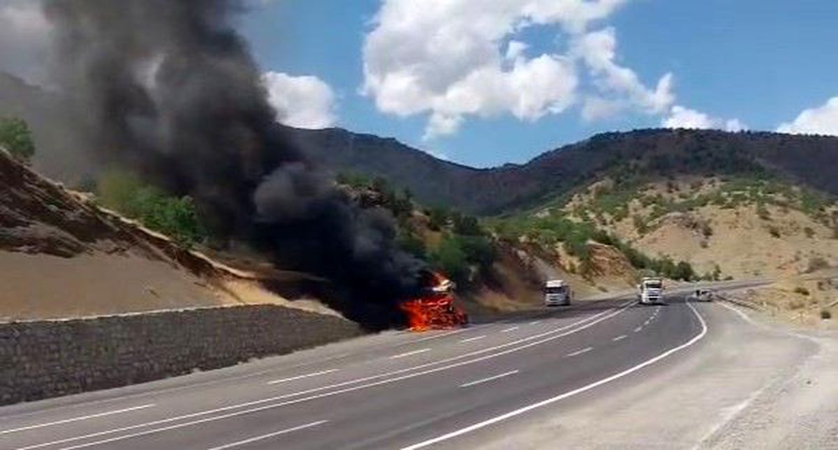 Bingöl'de Tır Yangını: Araç Kullanılamaz Hale Geldi