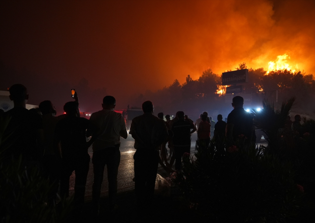 The teams in Buca were caught between the flames: If we are to die, we will die together