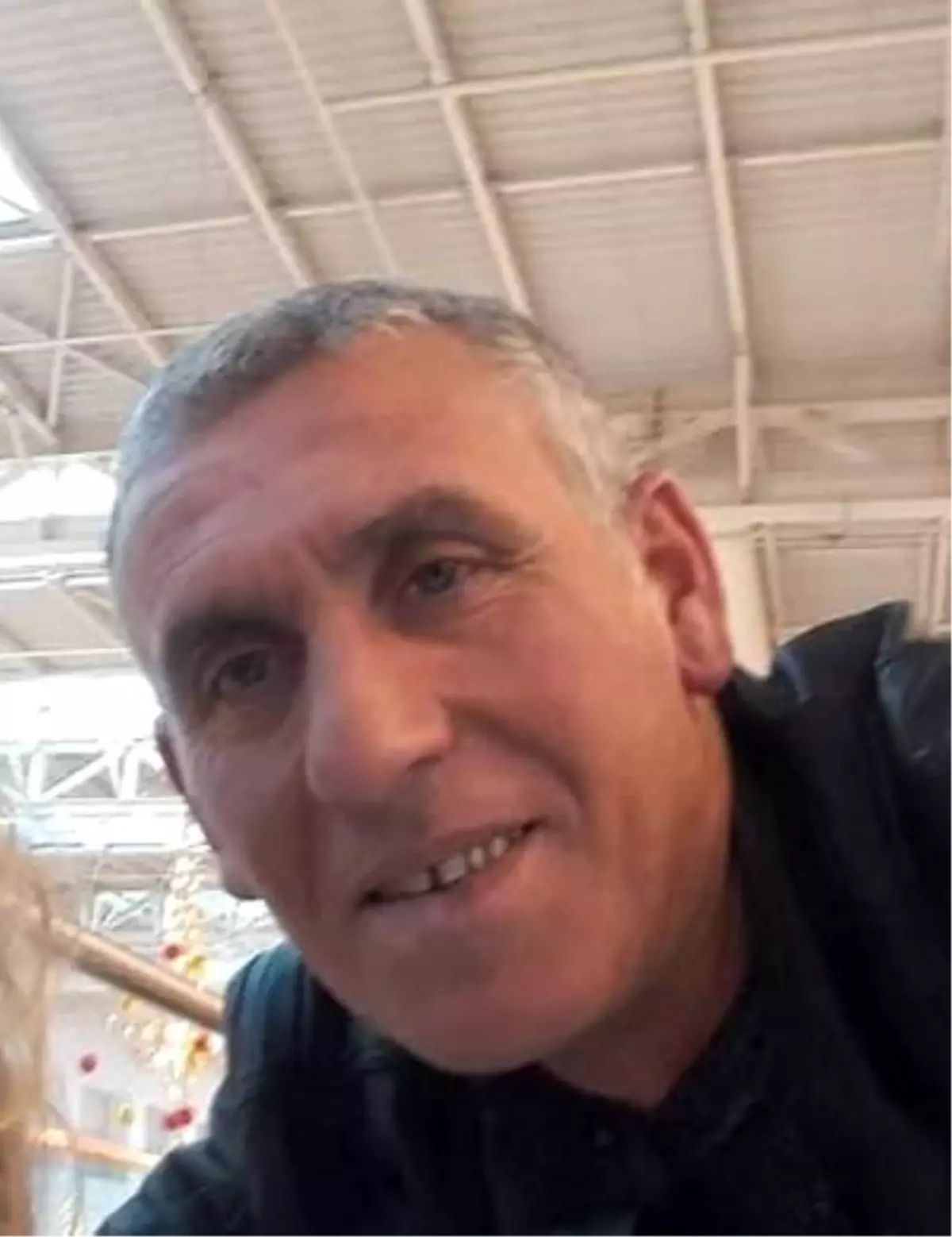 Dereye Düşen Adam Hayatını Kaybetti, Kurtarmaya Çalışan Arkadaşına Müdahale Edildi