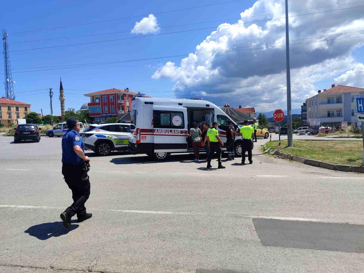Sinop'ta Motosiklet Kazası: Sürücü Yaralandı