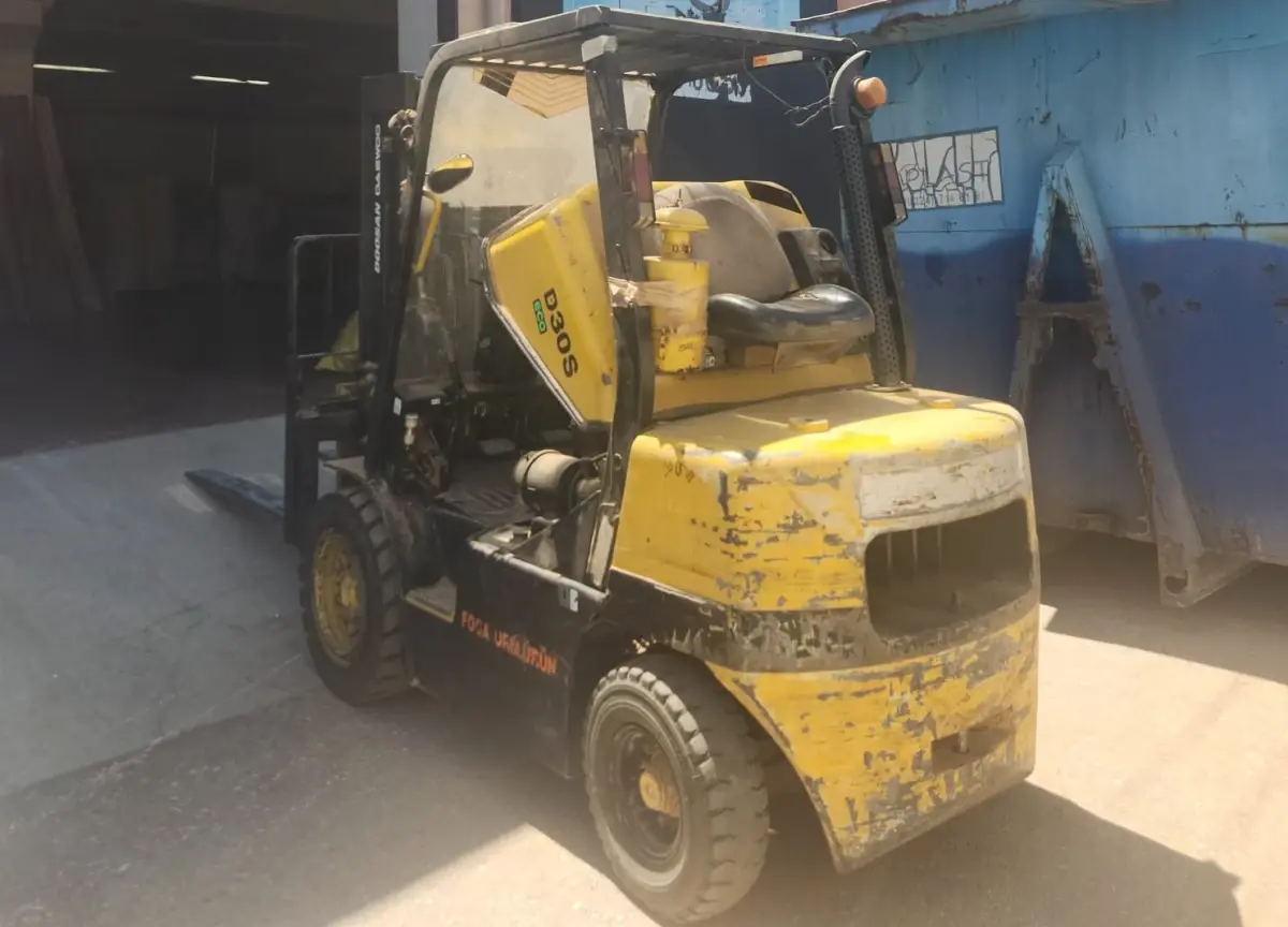 Forklift ile Motosiklet Çarpıştı: Bir Kişi Ağır Yaralandı