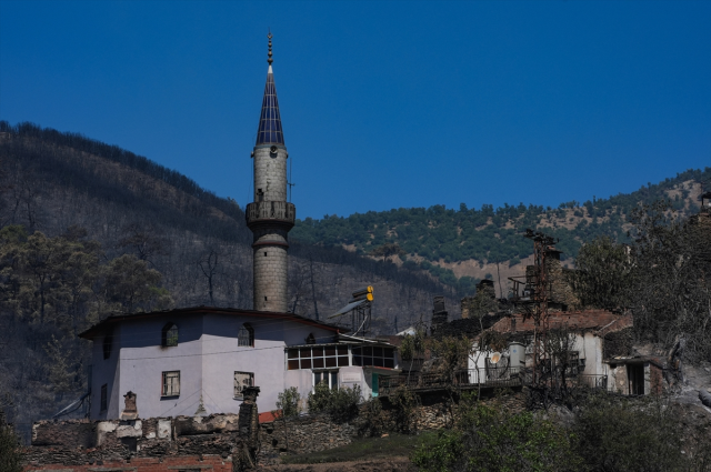 The forest fire in İzmir Ödemiş turned the 40-house neighborhood into a 'ghost village'