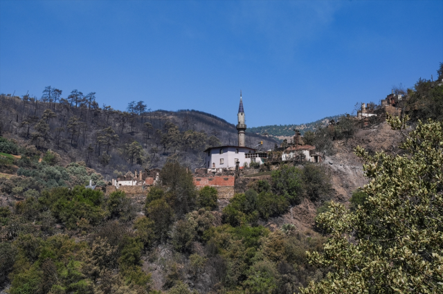 The forest fire in İzmir Ödemiş turned the 40-house neighborhood into a 'ghost village'