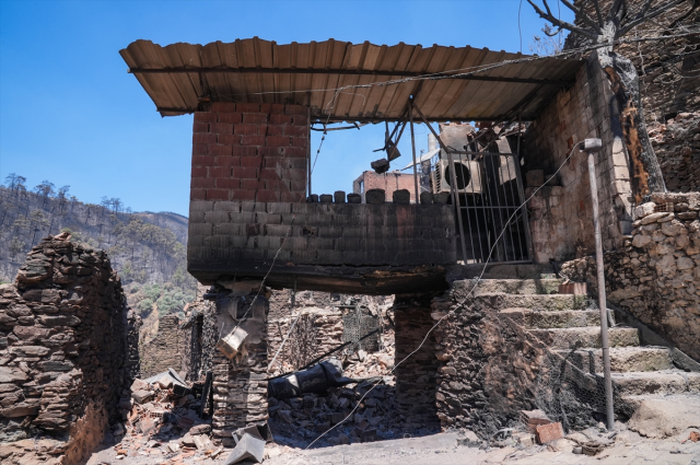 The forest fire in İzmir Ödemiş turned the 40-house neighborhood into a 'ghost village'