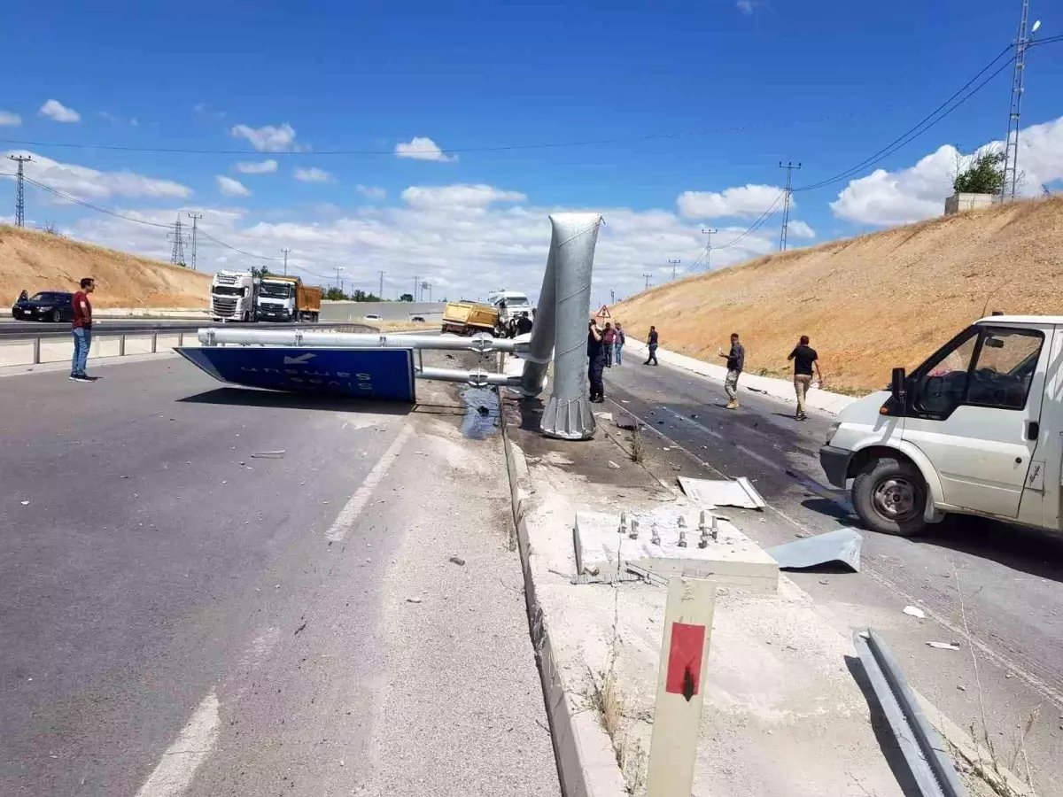 Malatya'da Hafriyat Kamyonu Kaza Yaptı: 1 Yaralı