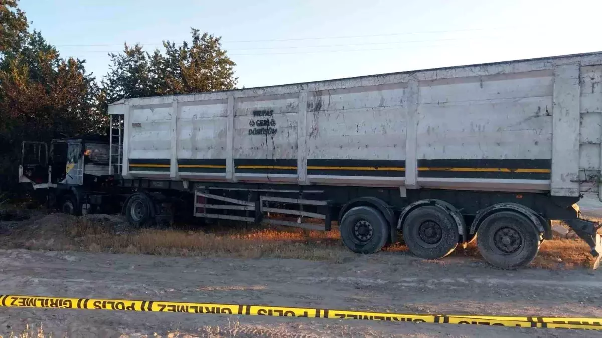 Konya'da Tır Yangınında Sürücü Hayatını Kaybetti