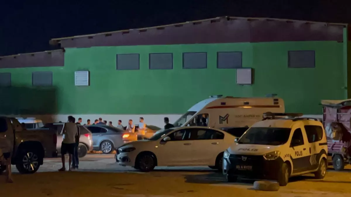 Mersin'de Oto Yıkama Dükkanına Silahlı Saldırı: 1 Ölü, 1 Yaralı