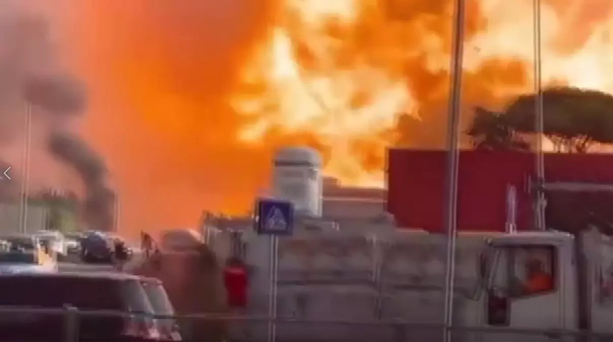 Roma'da Akaryakıt İstasyonunda Patlama: 9 Yaralı