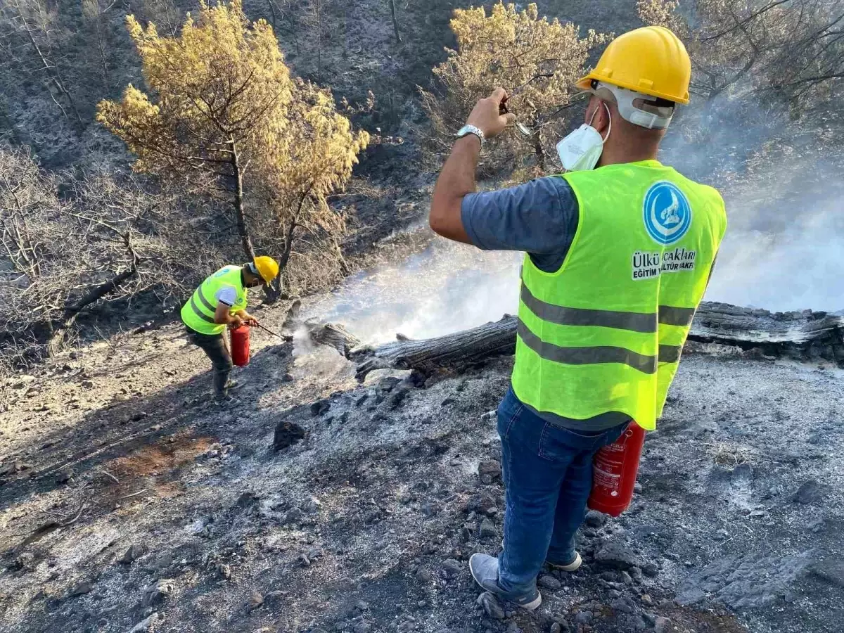 Hatay'daki Orman Yangınına Ülkü Ocakları'ndan Destek