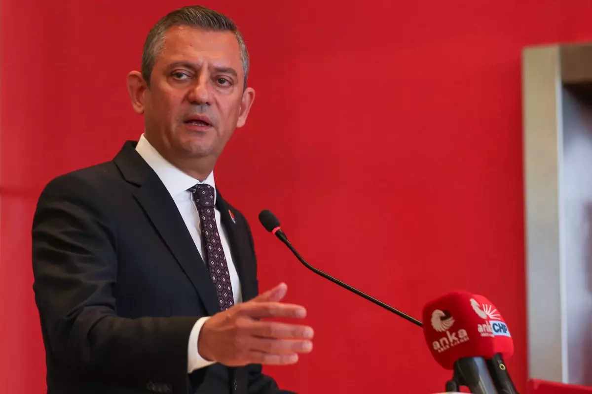 Özgür Özel: Bu Aziz İhsan Aktaş, CHP'den başka bir belediye ile çalışmamış mı?