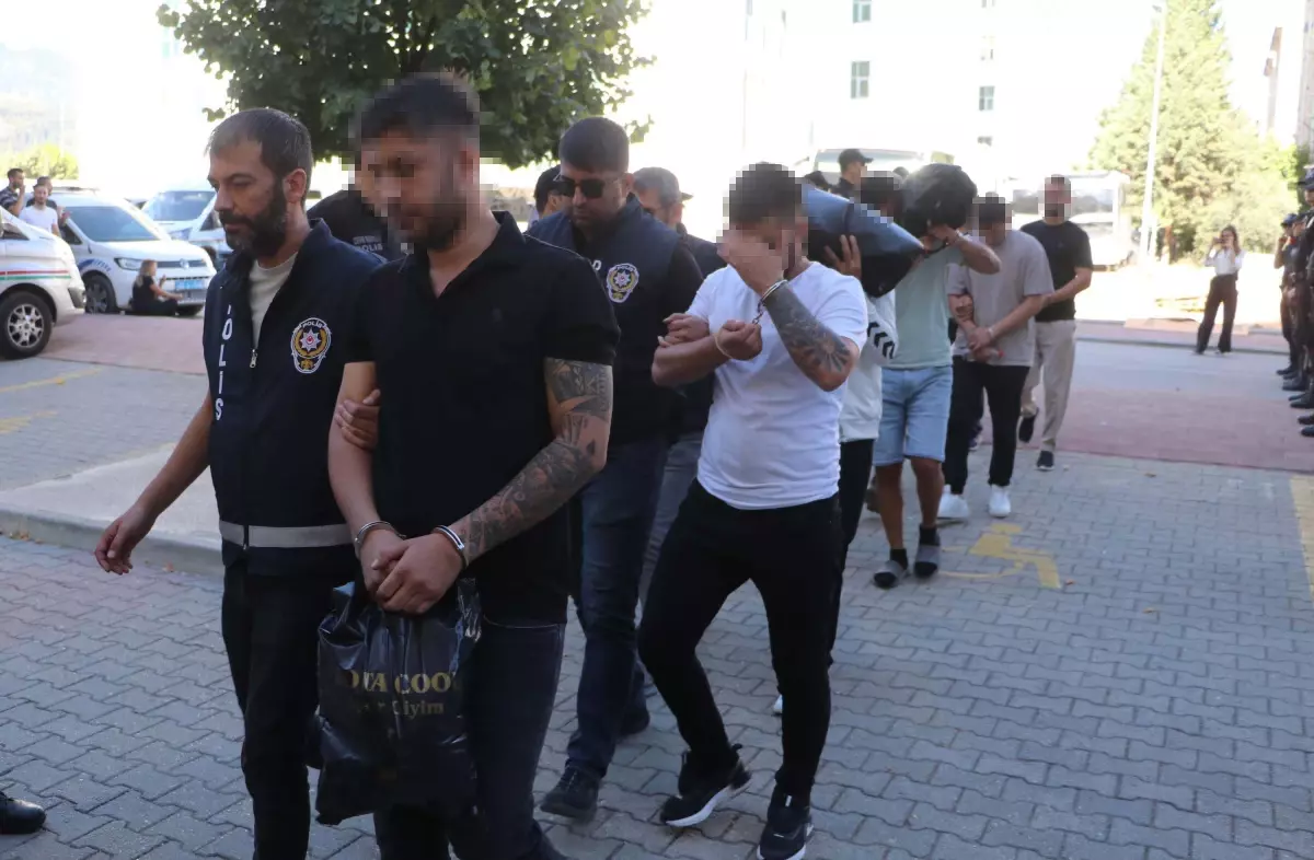 Denizli'de Sahte Eskort İlanıyla 12 Milyon Lira Dolandırıcılık