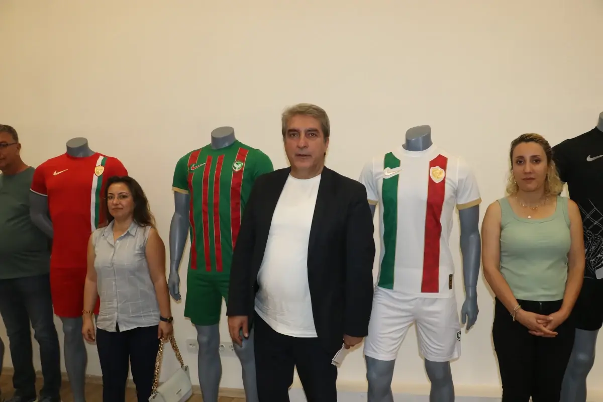 Amedspor Yeni Sezon Formalarını Tanıttı