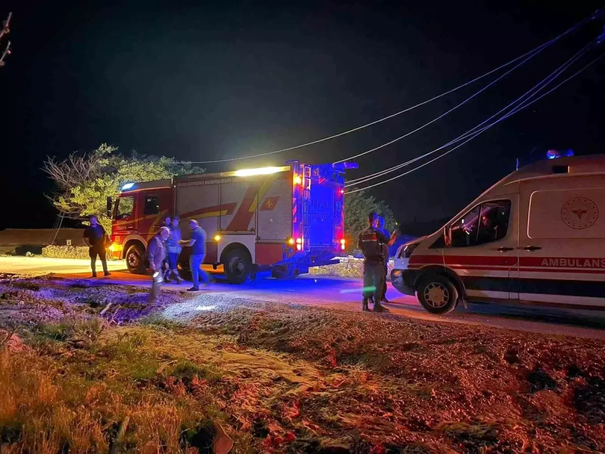 Haymana'da Tırın Elektrik Tellerine Takılması Sonucu Trafo Patladı