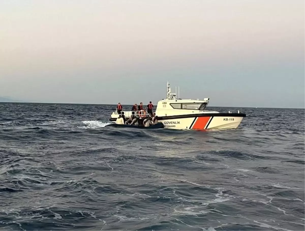 Çanakkale Açıklarında 17 Kaçak Göçmen Yakalandı