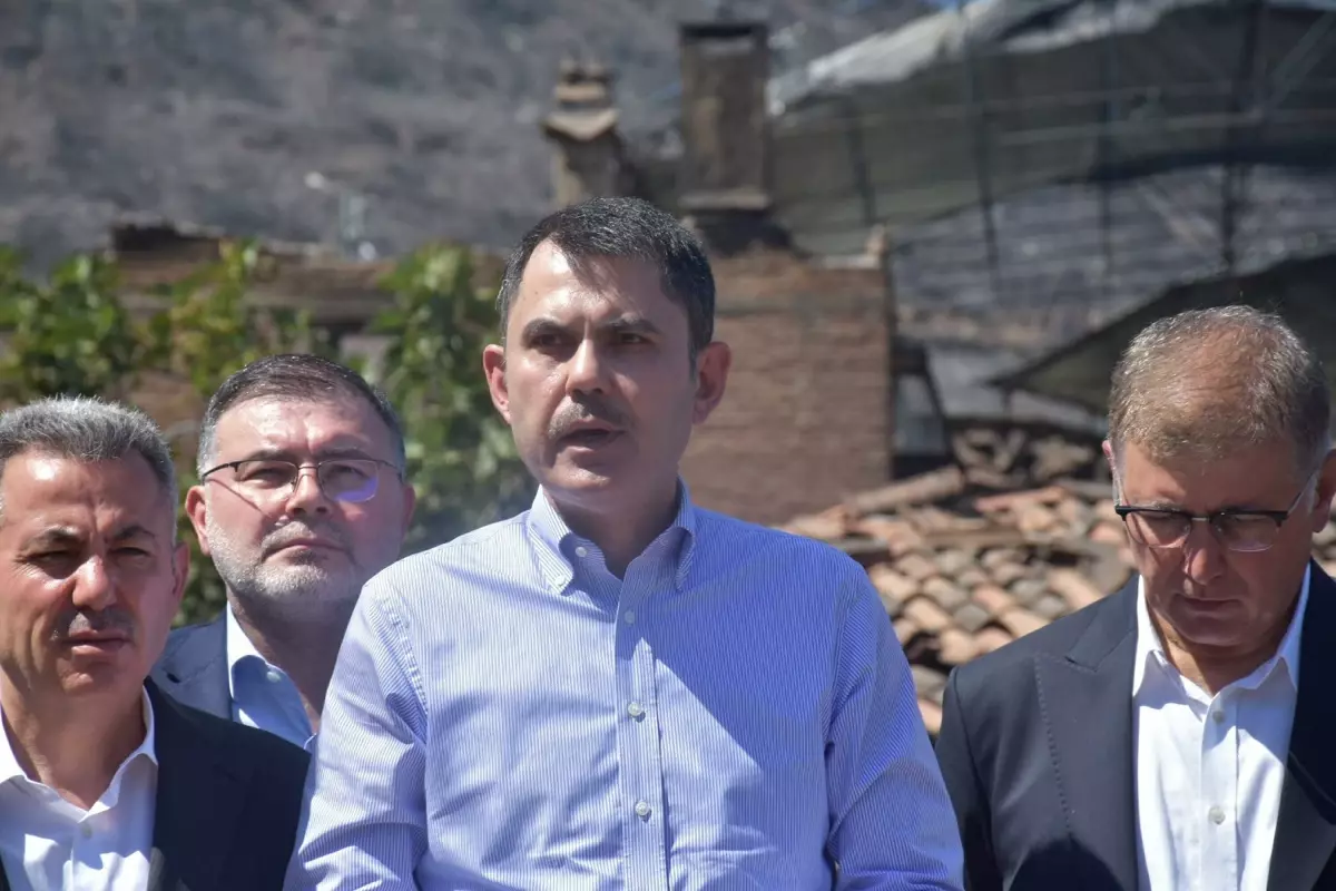 Çevre Bakanı Kurum: Yangınlardan etkilenen 8 ilde 1168 bina zarar gördü