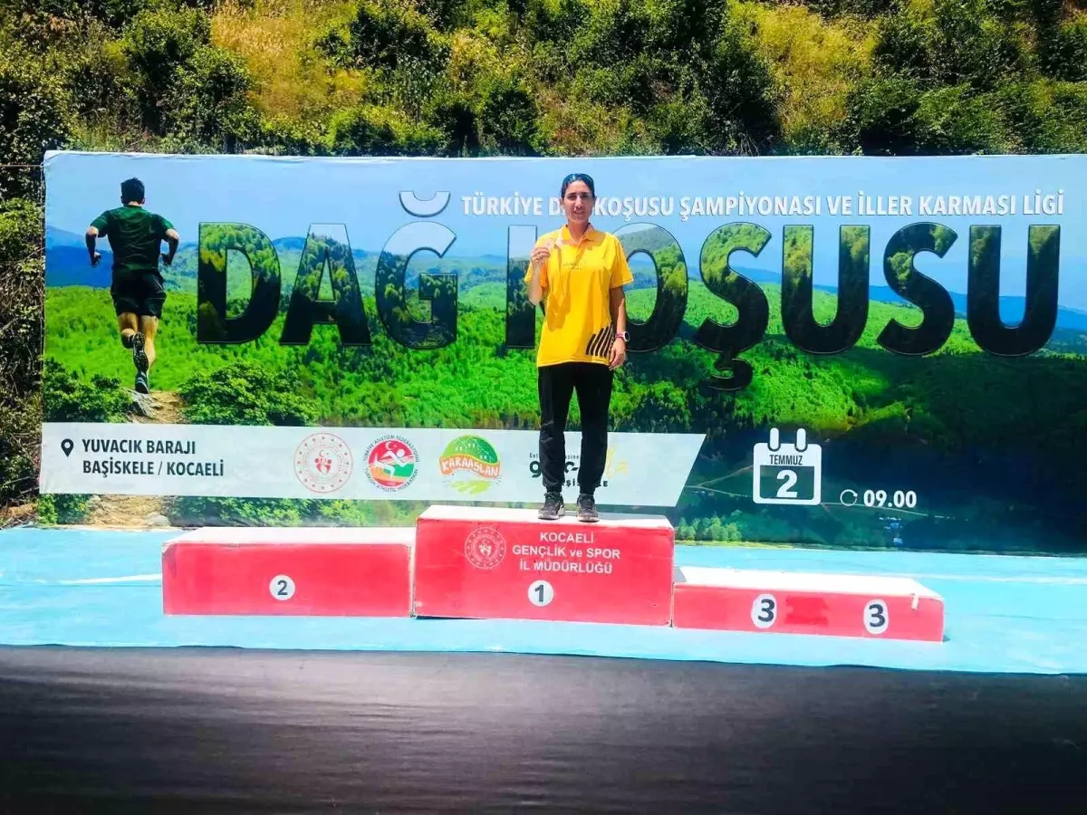 Sebahat Demir Türkiye Dağ Koşusu Şampiyonu