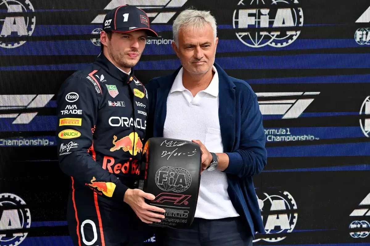 Büyük Britanya GP'sinde Pole pozisyonu Max Verstappen'in! Ödülü Jose Mourinho verdi