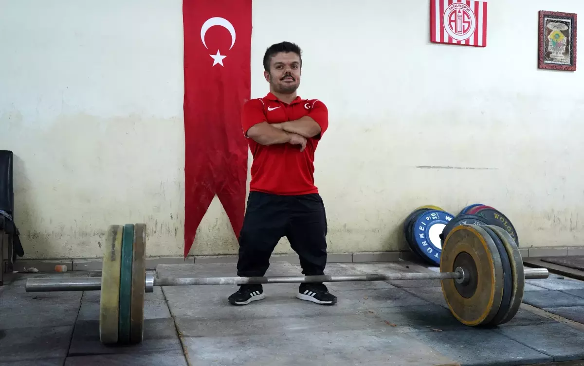 Milli Halterci Serkan Çakmaz, Dünya Şampiyonası Hazırlıklarını Sürdürüyor