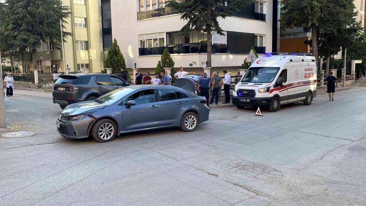 Eskişehir'de Çarpışma: 1 Kişi Yaralandı