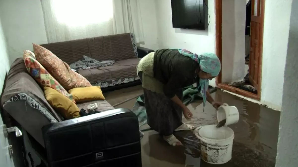 Kars'ta Sağanak Yağış Sel Felaketine Dönüştü