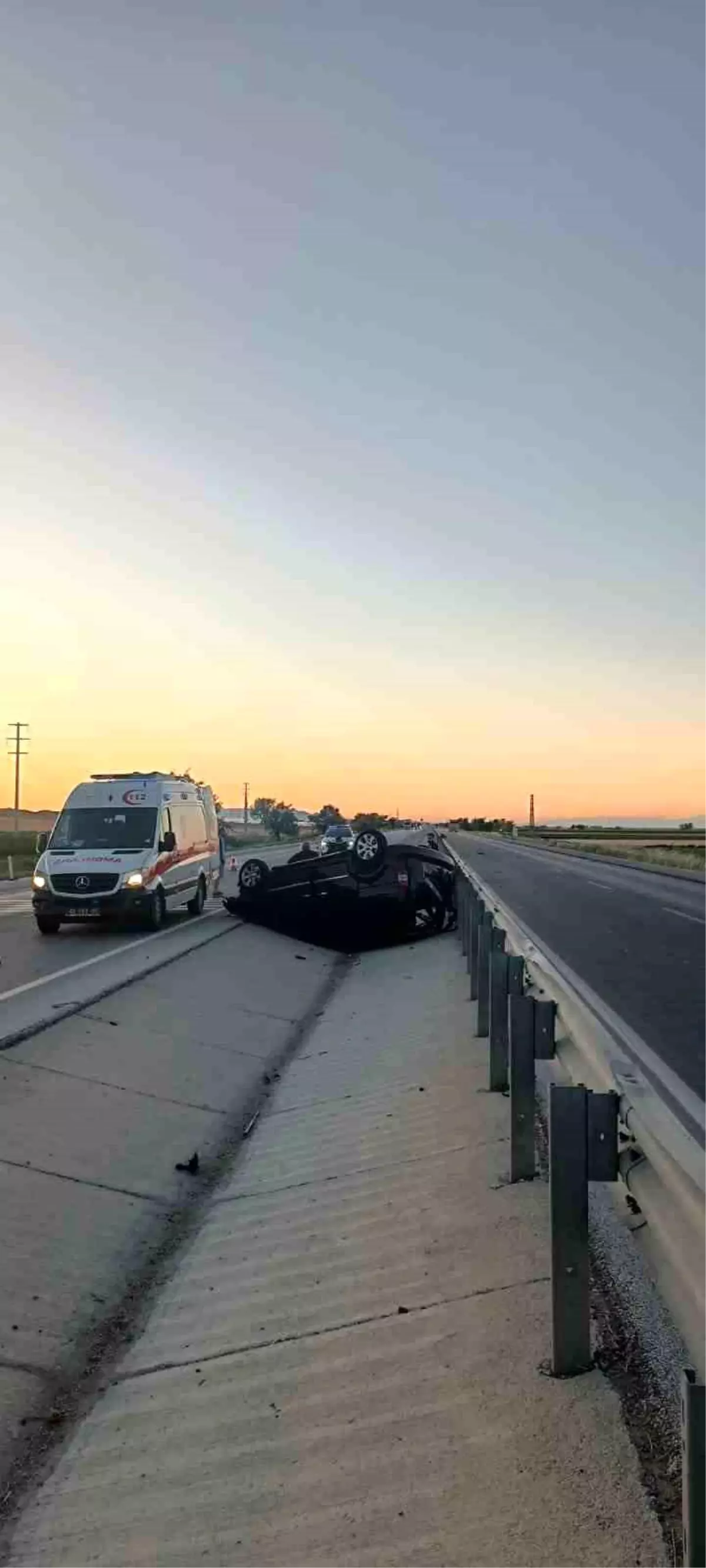 Konya'da Kamyonet Devrildi: 1 Ölü, 2 Yaralı