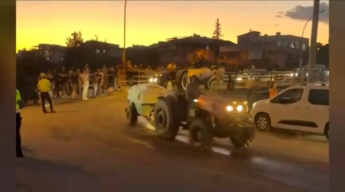 Hatay'da Orman Yangını: Köylüler Su Taşıyor