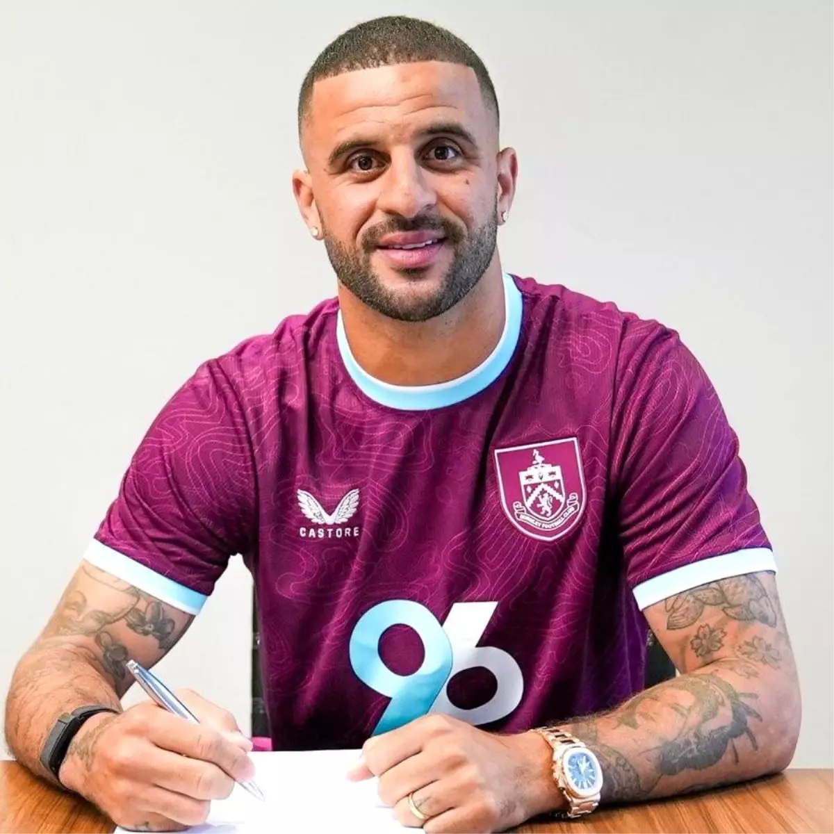 Kyle Walker, Burnley ile 2 Yıllık Sözleşme İmzaladı