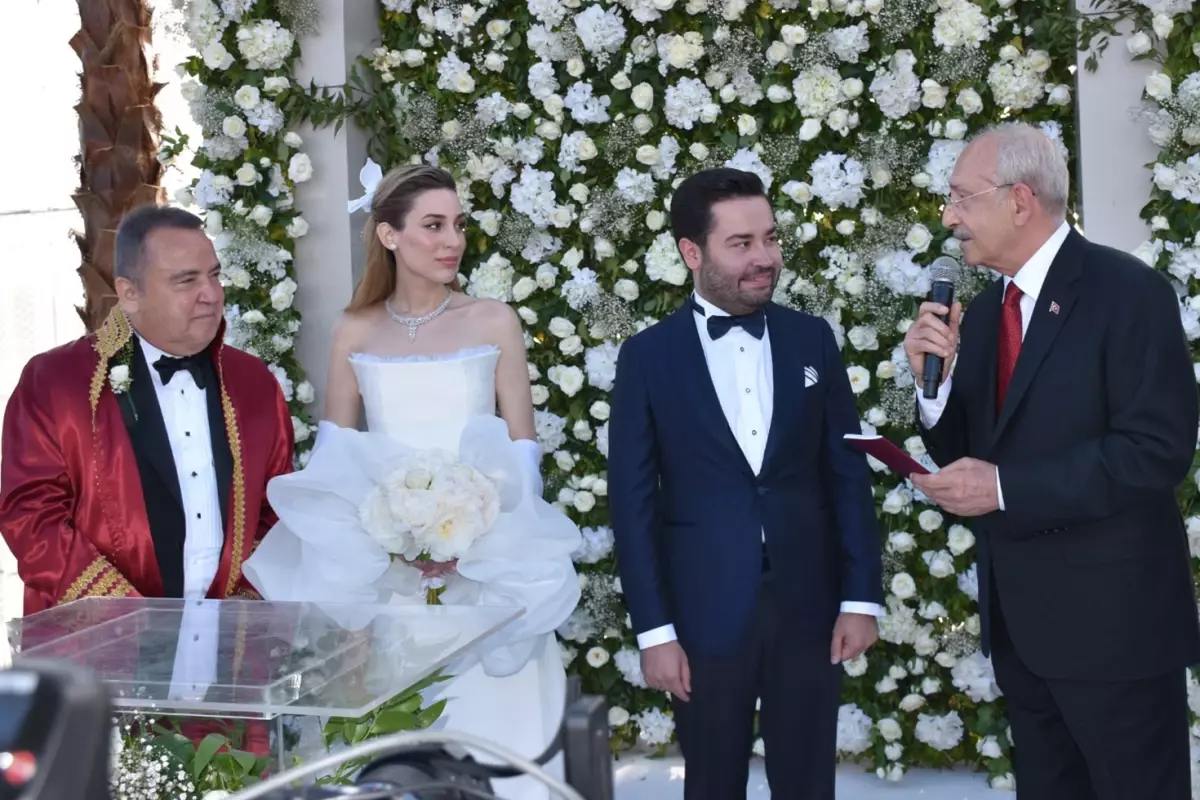 Muhittin Böcek ile eski gelini gözaltında, oğlu aranıyor! 30 milyonluk ev ödemesi dosyada