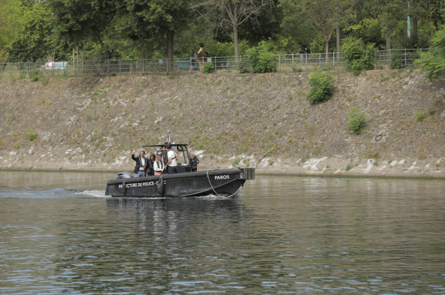 The 102-year ban has been lifted in Paris, the Seine River is open to the public