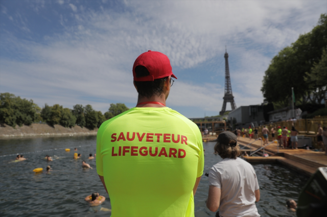 The 102-year ban has been lifted in Paris, the Seine River is open to the public