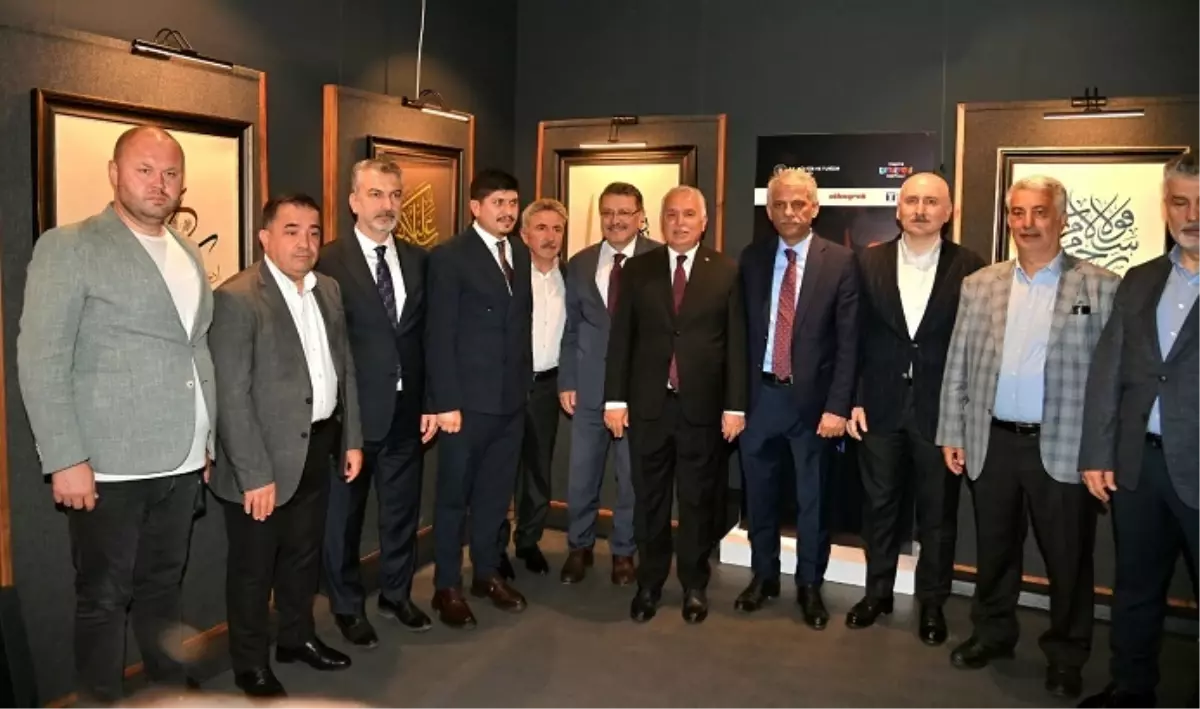 Albayrak Grubu, Trabzon'da Selam Ayetleri Hat Eserleri Sergisi'ni Açıkladı