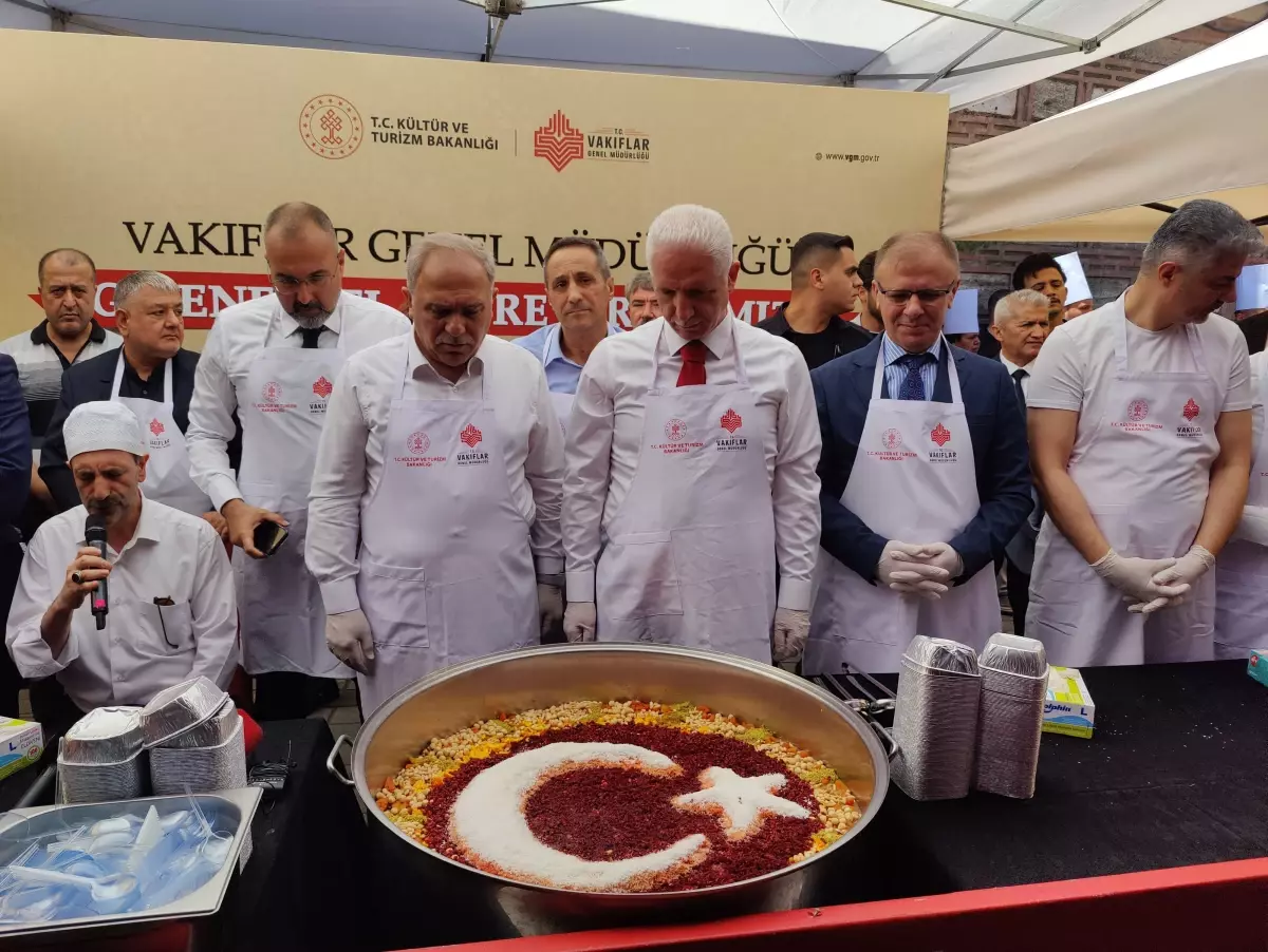Mısır Çarşısı'nda 29'uncu Geleneksel Aşure Festivali Düzenlendi