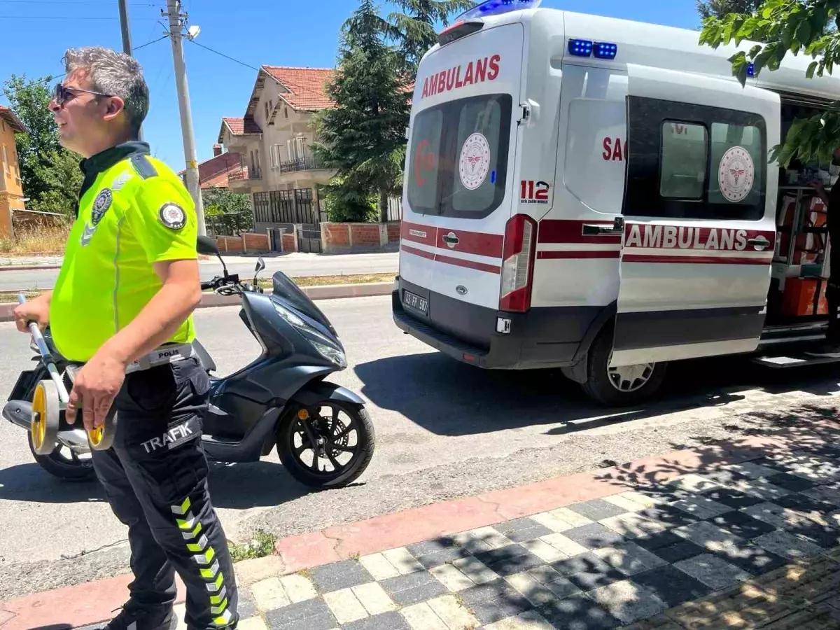 Kütahya'da Elektrikli Bisiklet ve Motosiklet Çarpıştı: 3 Yaralı